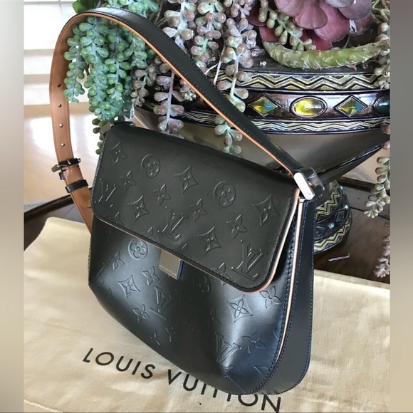 Louis Vuitton Handbags - Exquisite Louis Vuitton Monogram Webster Street Shoulder Bag